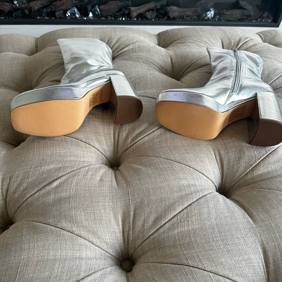 DREAM PAIRS Silver Platform Ankle Boots - Picture 7 of 7